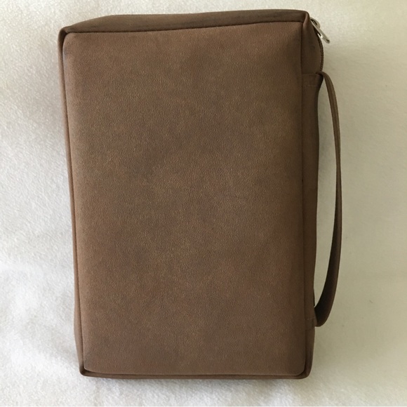 Bible Carrier 9” x 6” x 2”. - Picture 2 of 3